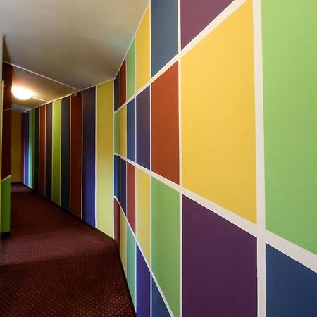 Colors Hostel Тосколано-Мадерно Екстер'єр фото